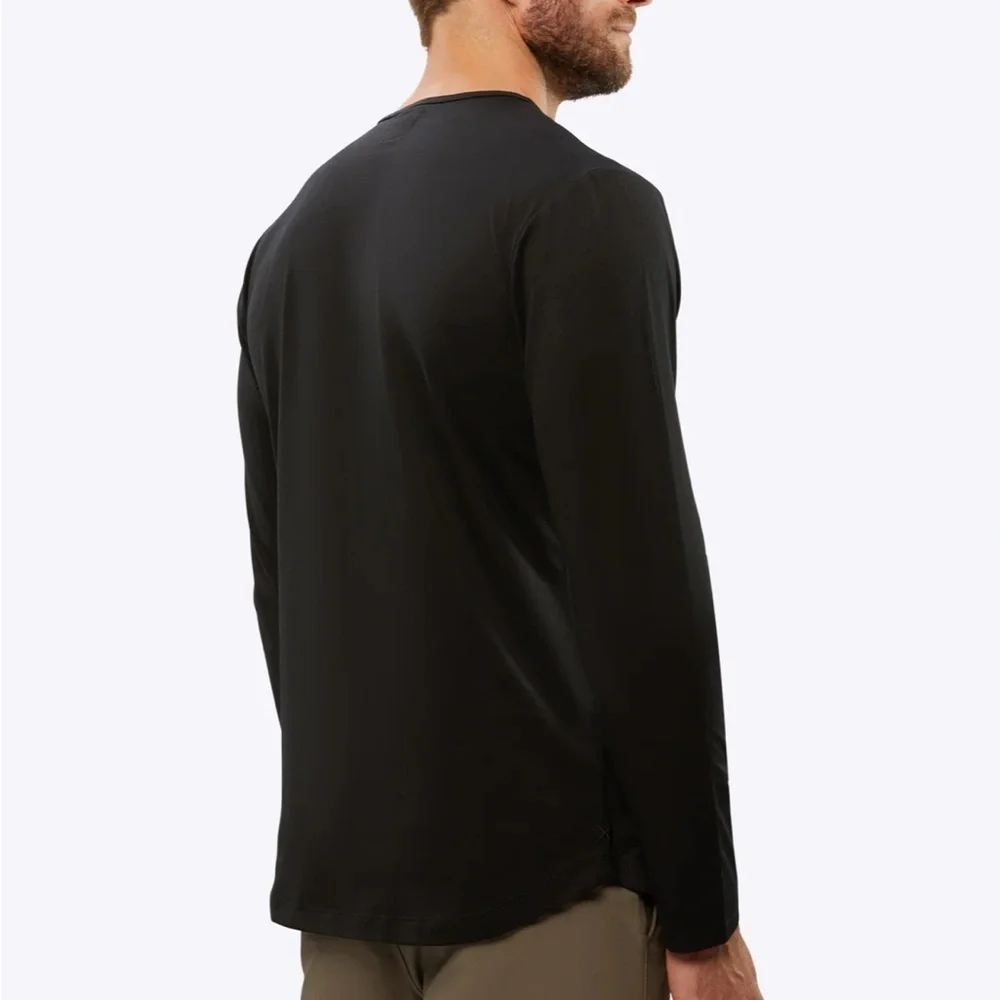 Cuts AO Curve-Hem Henley Medium Black PYCA Pro Long Sleeve Athleisure NWOT - Picture 3 of 7